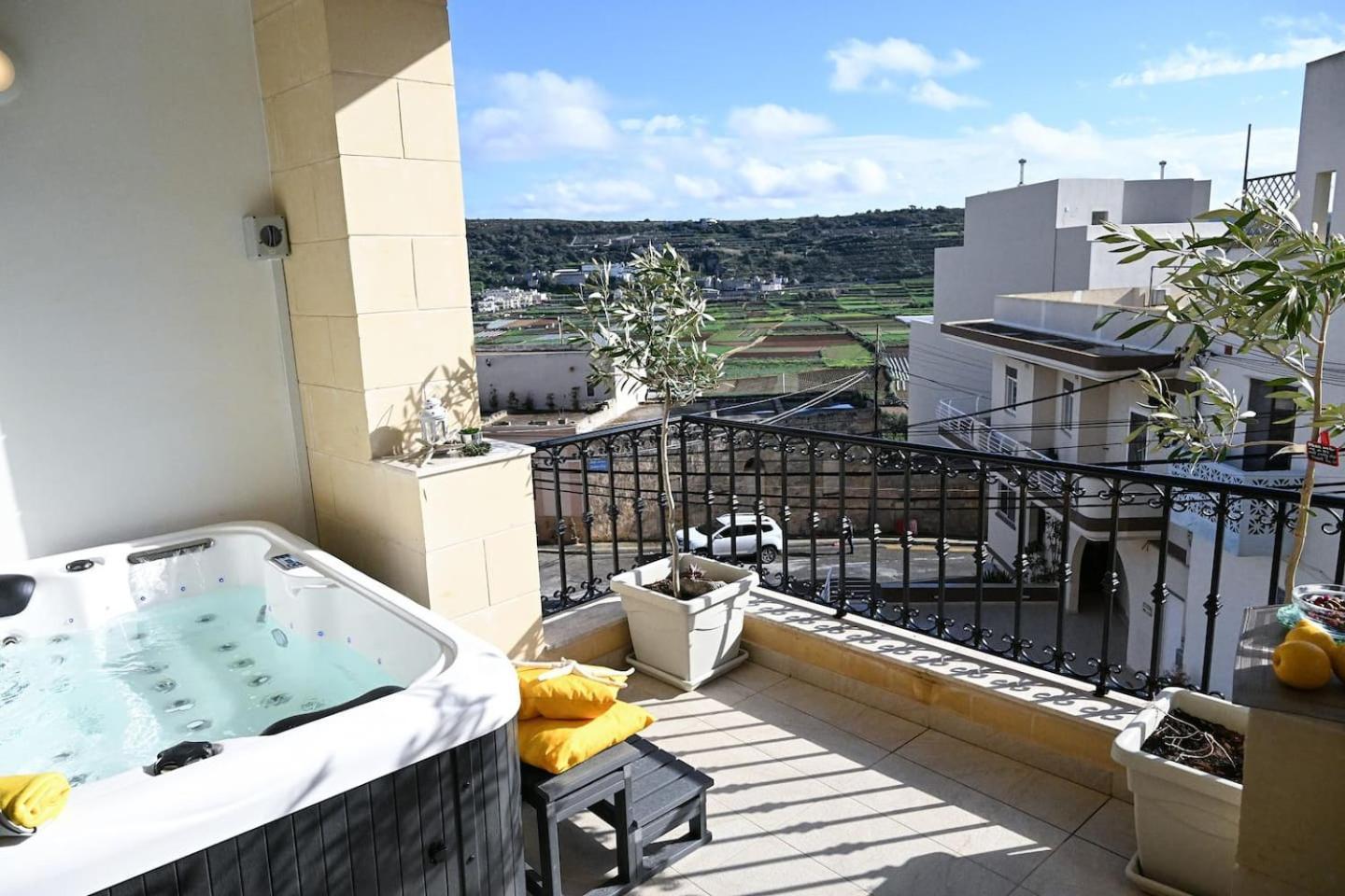 Fl 3 Ta'Lonza Luxury With Hot Tub By Homely Меллиеха Экстерьер фото