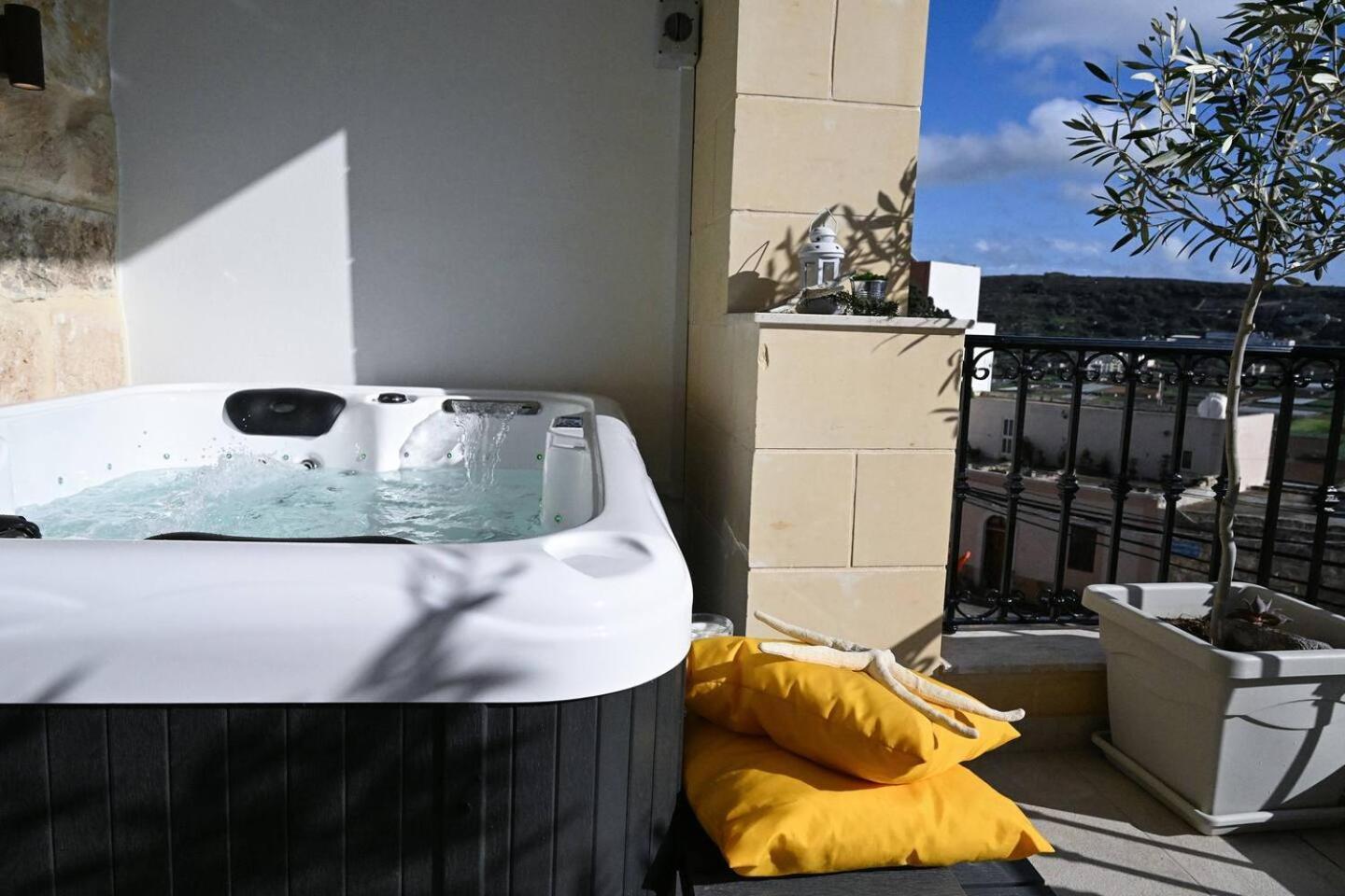 Fl 3 Ta'Lonza Luxury With Hot Tub By Homely Меллиеха Экстерьер фото