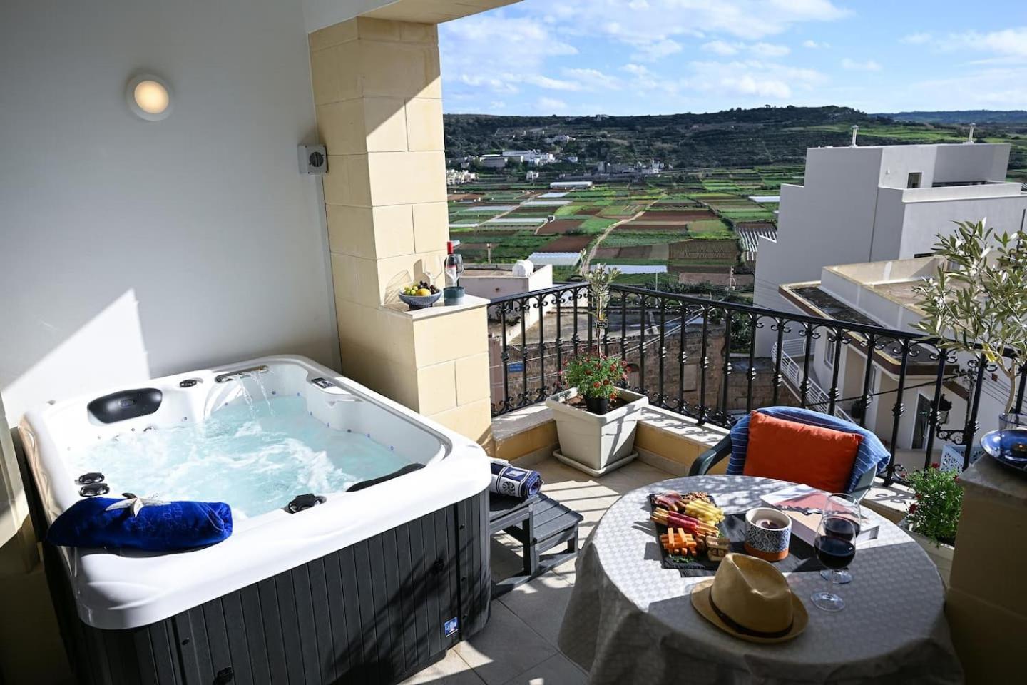 Fl 3 Ta'Lonza Luxury With Hot Tub By Homely Меллиеха Экстерьер фото